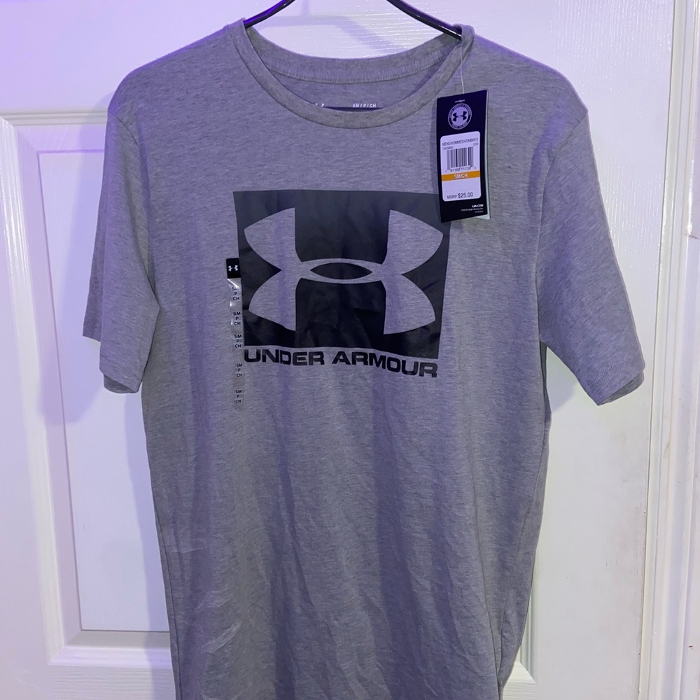 Under Armour / Grey Shirt / Never Worn